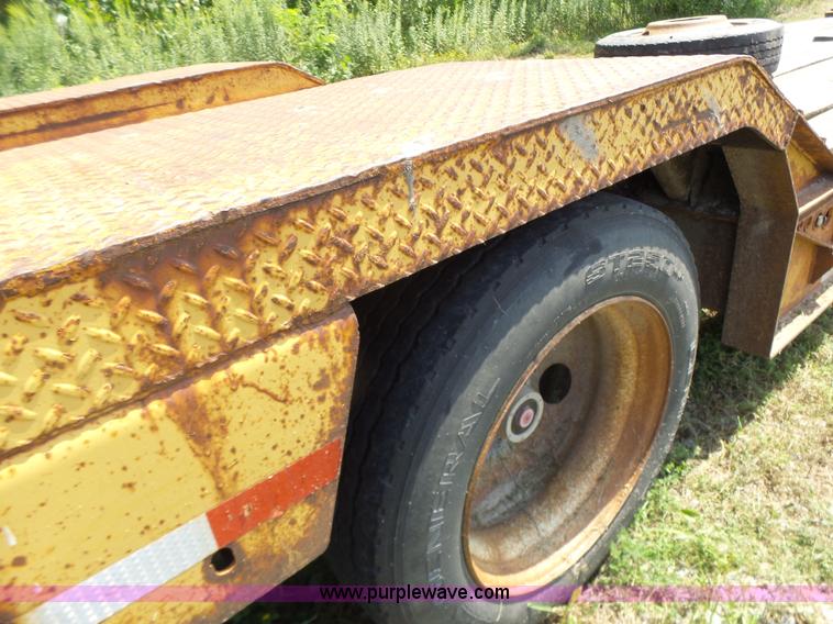 image for item K5736 1996 Talbert TDW755HRG1-T1 lowboy equipment trailer