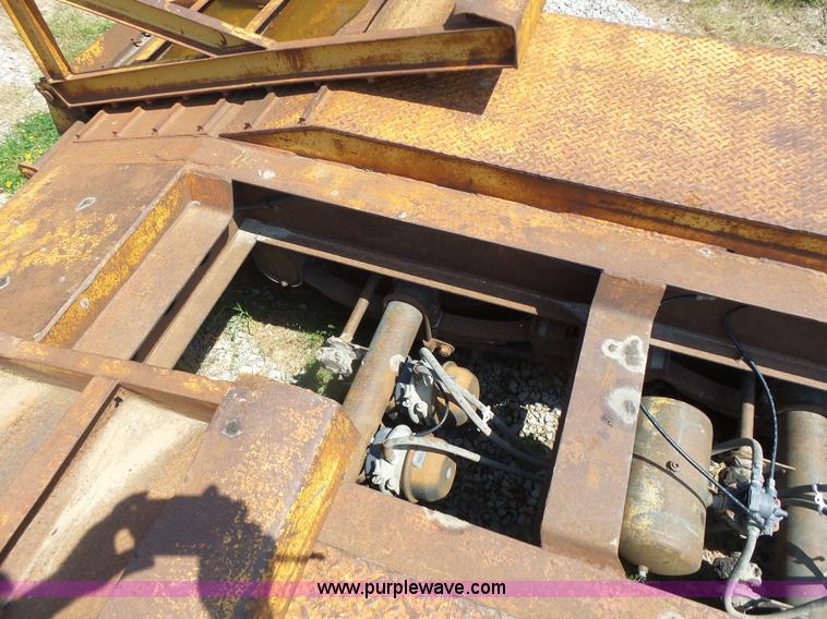 image for item K5736 1996 Talbert TDW755HRG1-T1 lowboy equipment trailer