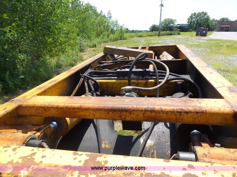 image for item K5736 1996 Talbert TDW755HRG1-T1 lowboy equipment trailer