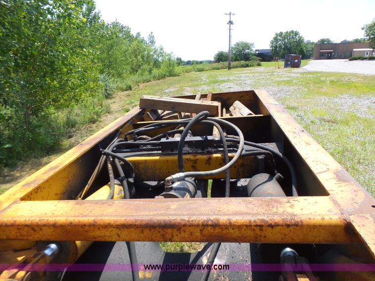 image for item K5736 1996 Talbert TDW755HRG1-T1 lowboy equipment trailer