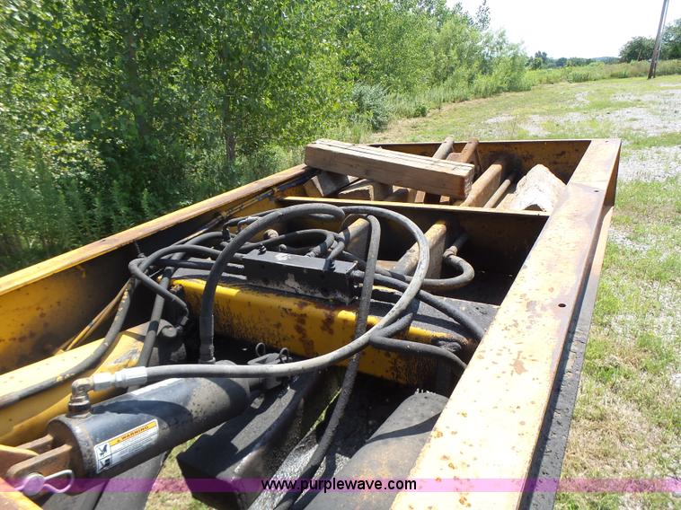 image for item K5736 1996 Talbert TDW755HRG1-T1 lowboy equipment trailer