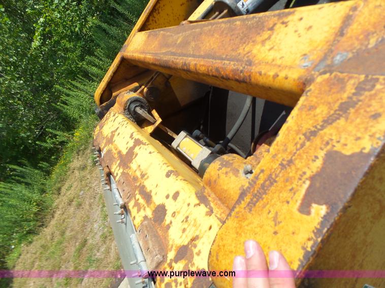 image for item K5736 1996 Talbert TDW755HRG1-T1 lowboy equipment trailer