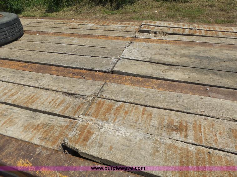 image for item K5736 1996 Talbert TDW755HRG1-T1 lowboy equipment trailer