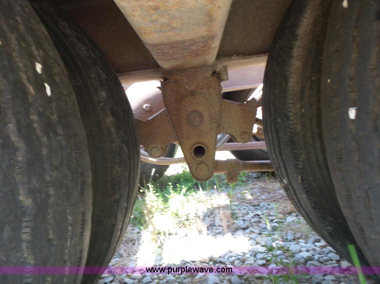 image for item K5736 1996 Talbert TDW755HRG1-T1 lowboy equipment trailer