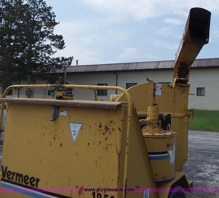 image for item K5737 Vermeer 1250 wood chipper
