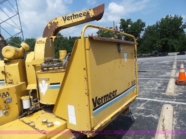 image for item K5737 Vermeer 1250 wood chipper