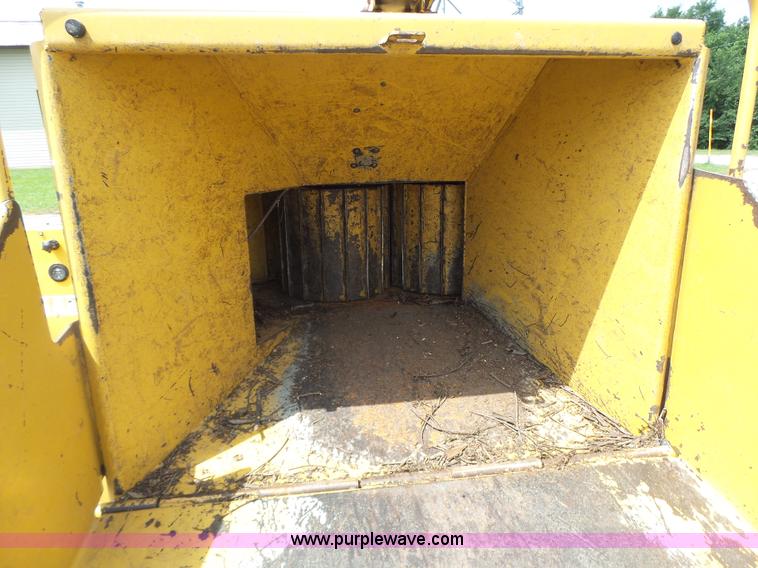 image for item K5737 Vermeer 1250 wood chipper