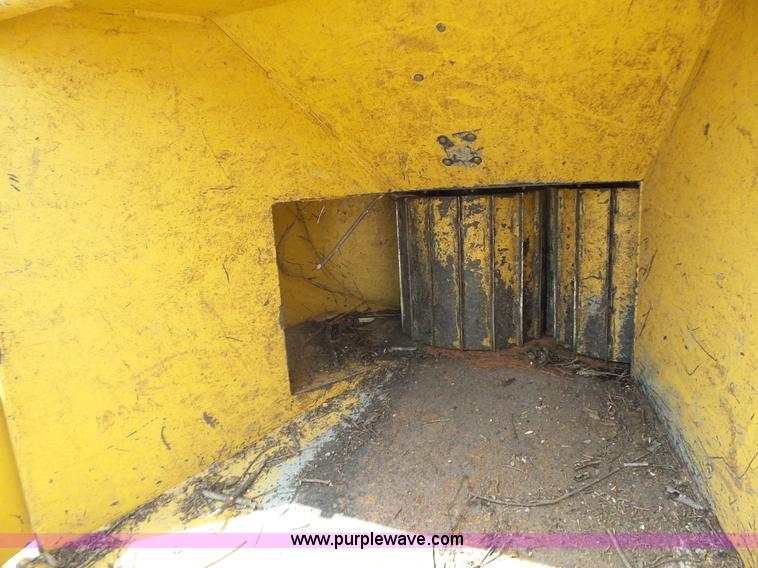 image for item K5737 Vermeer 1250 wood chipper