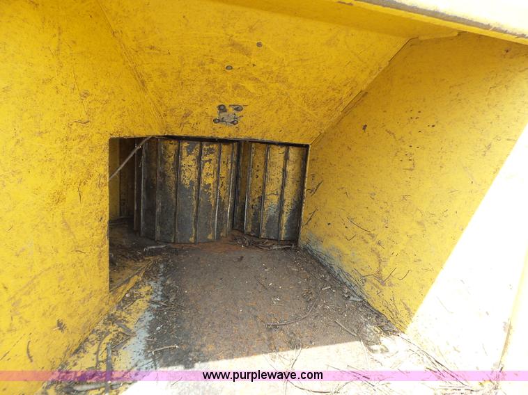 image for item K5737 Vermeer 1250 wood chipper