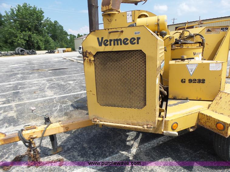 image for item K5737 Vermeer 1250 wood chipper