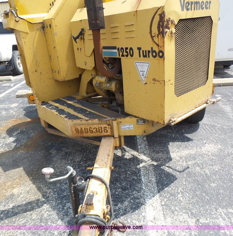 image for item K5737 Vermeer 1250 wood chipper