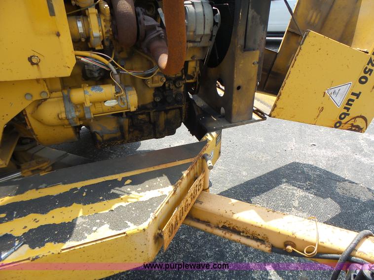 image for item K5737 Vermeer 1250 wood chipper