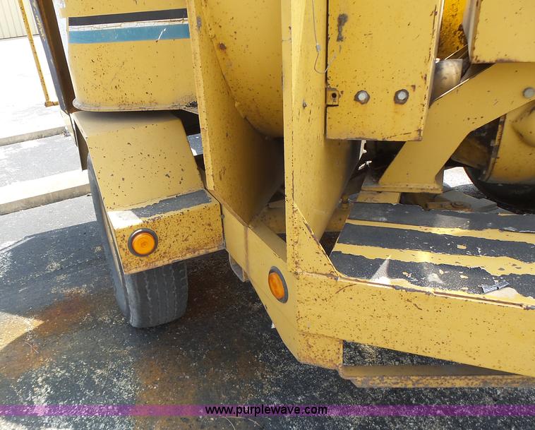 image for item K5737 Vermeer 1250 wood chipper