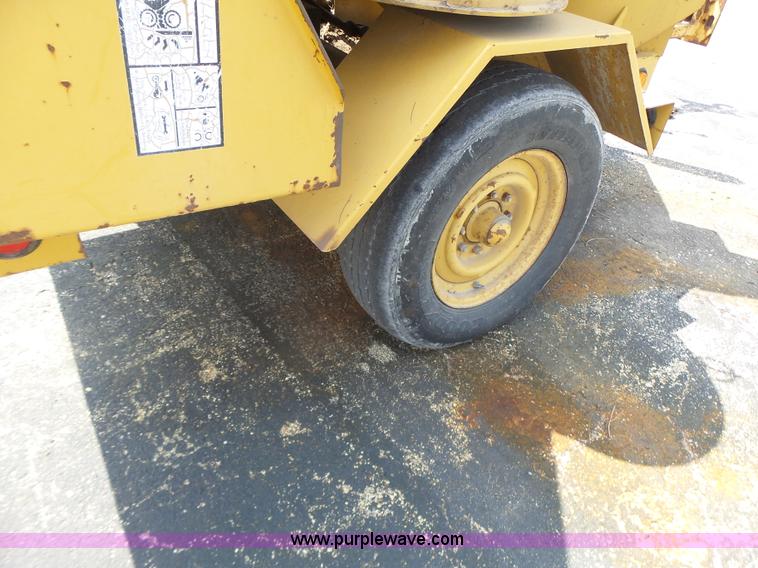 image for item K5737 Vermeer 1250 wood chipper