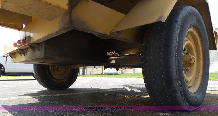 image for item K5737 Vermeer 1250 wood chipper