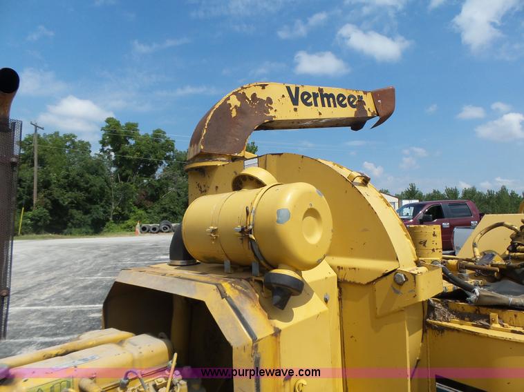 image for item K5737 Vermeer 1250 wood chipper