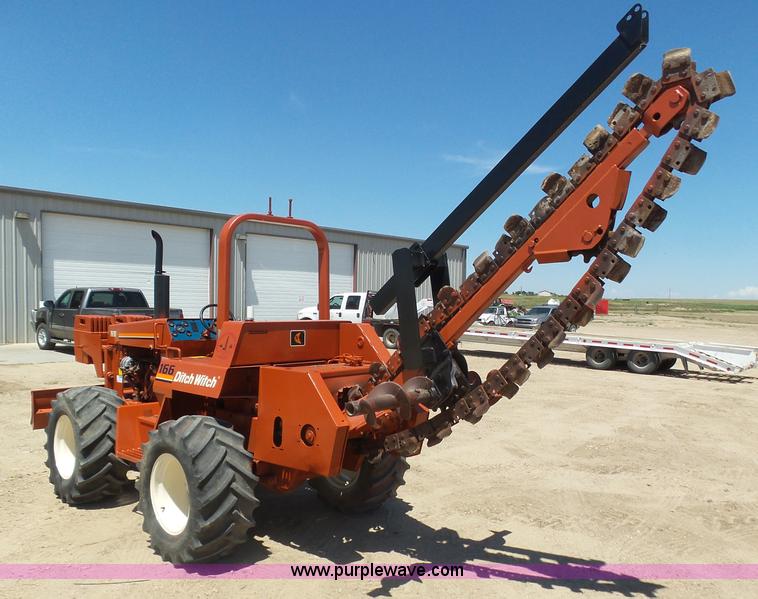 image for item K8437 1996 Ditch Witch 7610 trencher