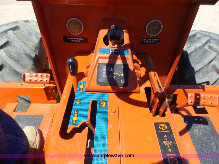 image for item K8437 1996 Ditch Witch 7610 trencher