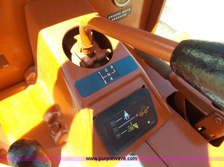 image for item K8437 1996 Ditch Witch 7610 trencher