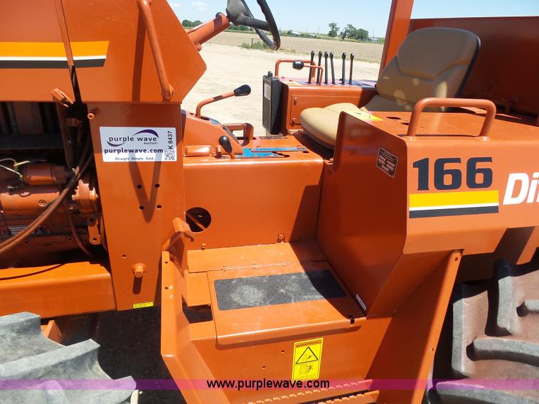 image for item K8437 1996 Ditch Witch 7610 trencher