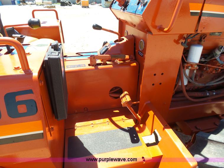 image for item K8437 1996 Ditch Witch 7610 trencher