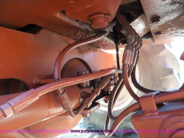 image for item K8437 1996 Ditch Witch 7610 trencher