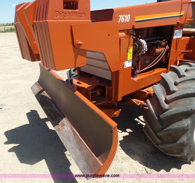 image for item K8437 1996 Ditch Witch 7610 trencher