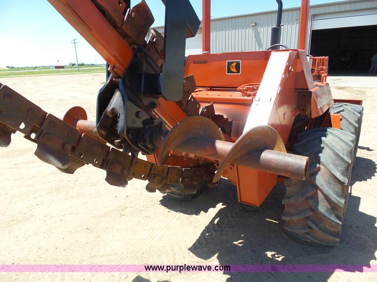 image for item K8437 1996 Ditch Witch 7610 trencher