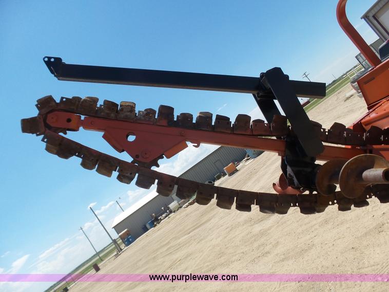 image for item K8437 1996 Ditch Witch 7610 trencher