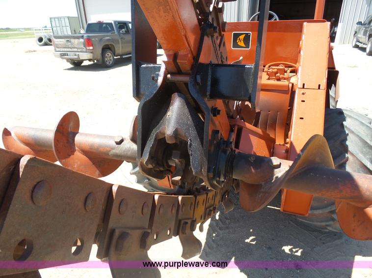 image for item K8437 1996 Ditch Witch 7610 trencher