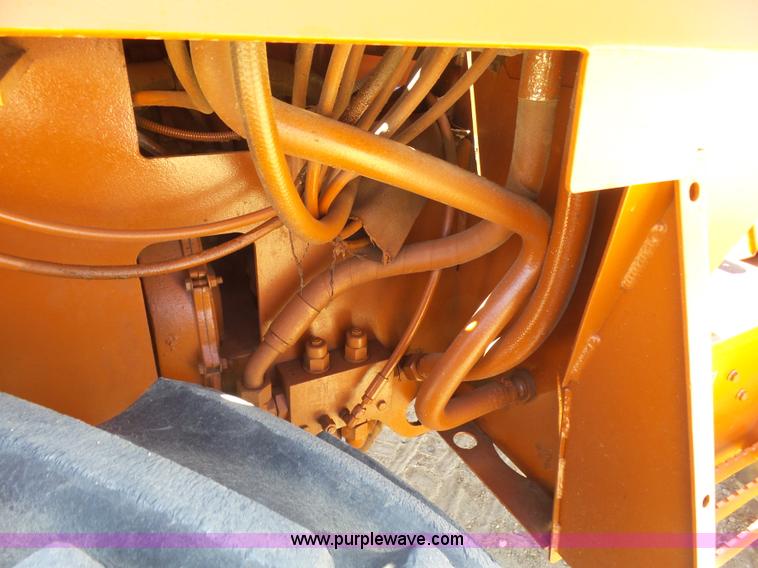 image for item K8437 1996 Ditch Witch 7610 trencher