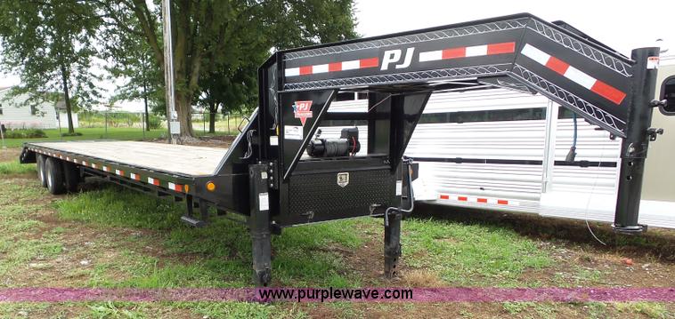 image for item L5521 2015 PJ FD402 equipment trailer