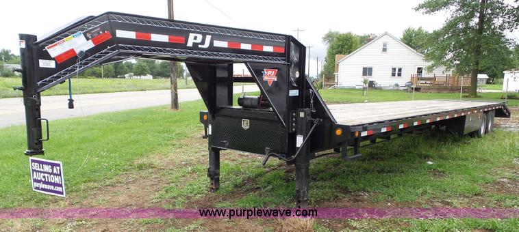 image for item L5521 2015 PJ FD402 equipment trailer