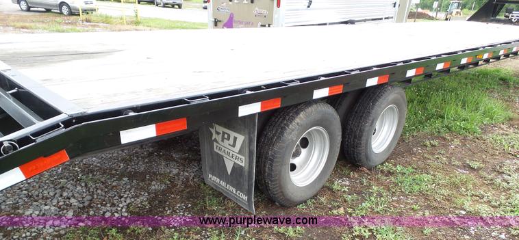 image for item L5521 2015 PJ FD402 equipment trailer