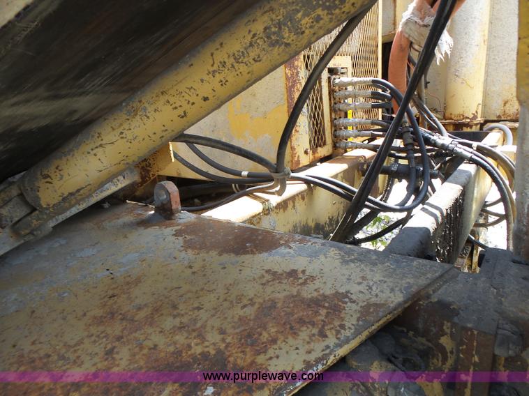 image for item L6248 1987 Power Curber 5700 curb machine