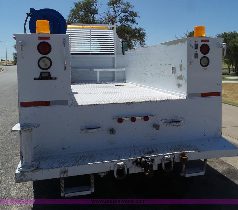 image for item L6604 2005 Chevrolet C7500 service truck