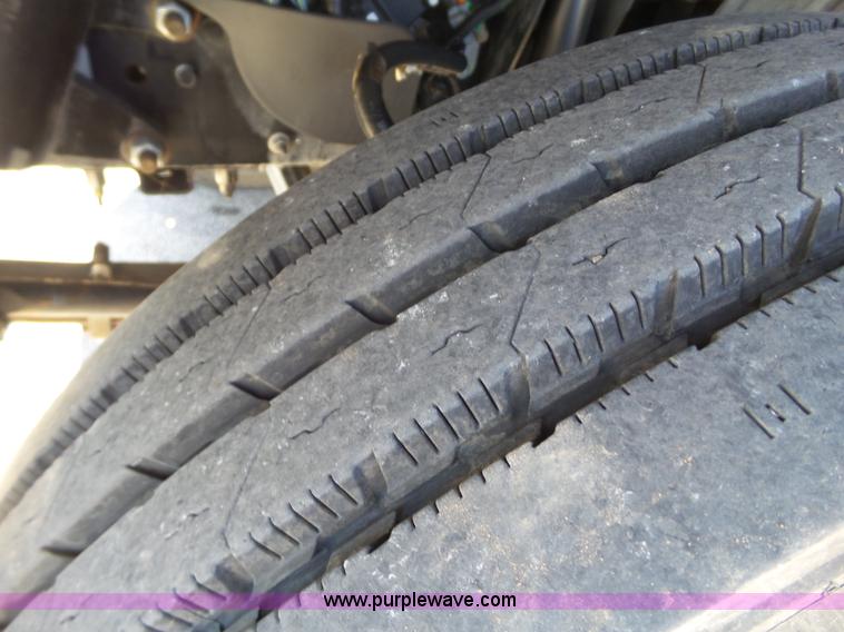 image for item L6604 2005 Chevrolet C7500 service truck