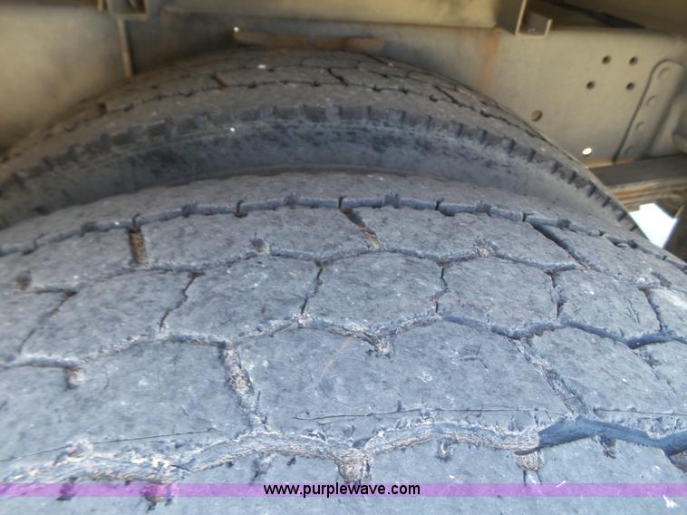 image for item L6604 2005 Chevrolet C7500 service truck