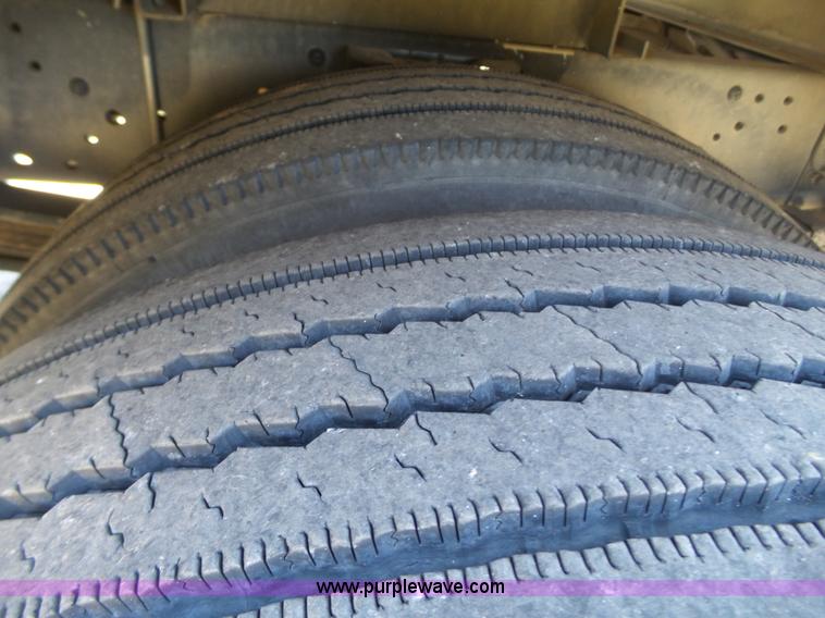 image for item L6604 2005 Chevrolet C7500 service truck