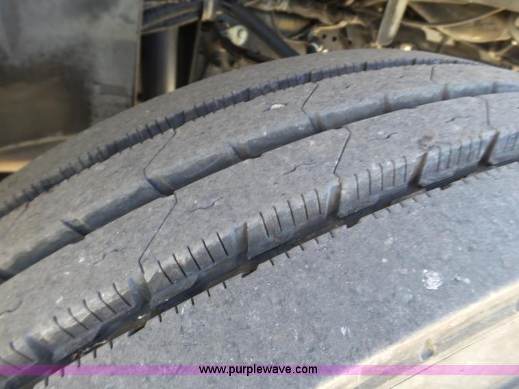 image for item L6604 2005 Chevrolet C7500 service truck