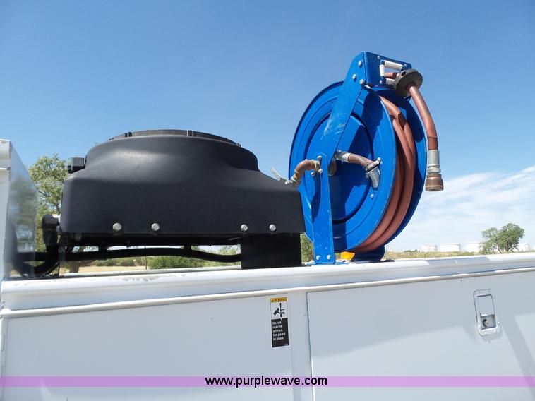 image for item L6604 2005 Chevrolet C7500 service truck