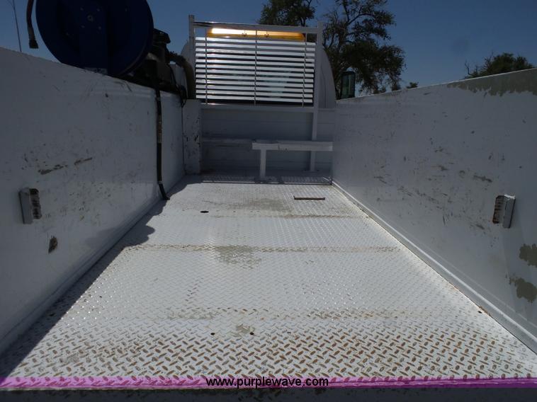 image for item L6604 2005 Chevrolet C7500 service truck