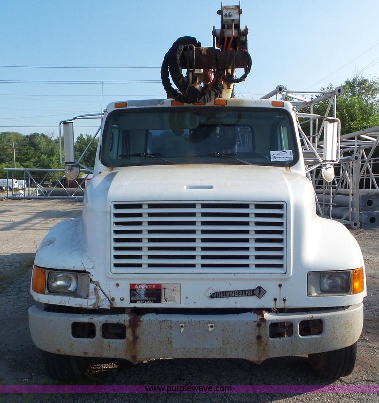 image for item L6885 2002 International 4700 bucket truck