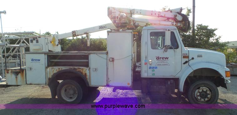 image for item L6885 2002 International 4700 bucket truck