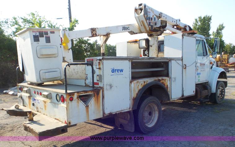 image for item L6885 2002 International 4700 bucket truck