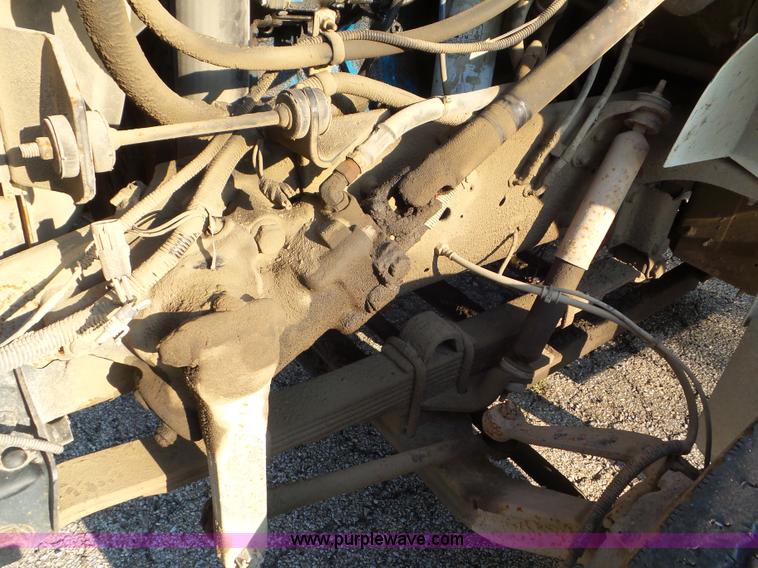 image for item L6885 2002 International 4700 bucket truck