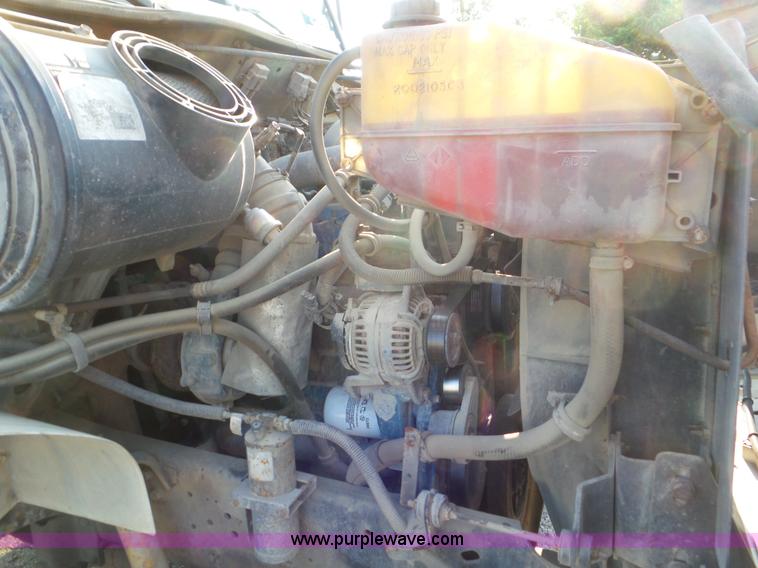 image for item L6885 2002 International 4700 bucket truck