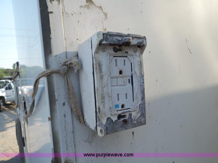 image for item L6885 2002 International 4700 bucket truck