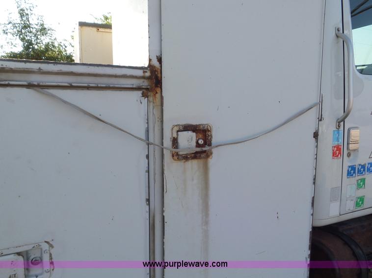 image for item L6885 2002 International 4700 bucket truck