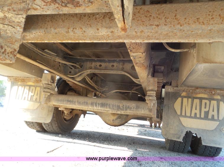 image for item L6885 2002 International 4700 bucket truck